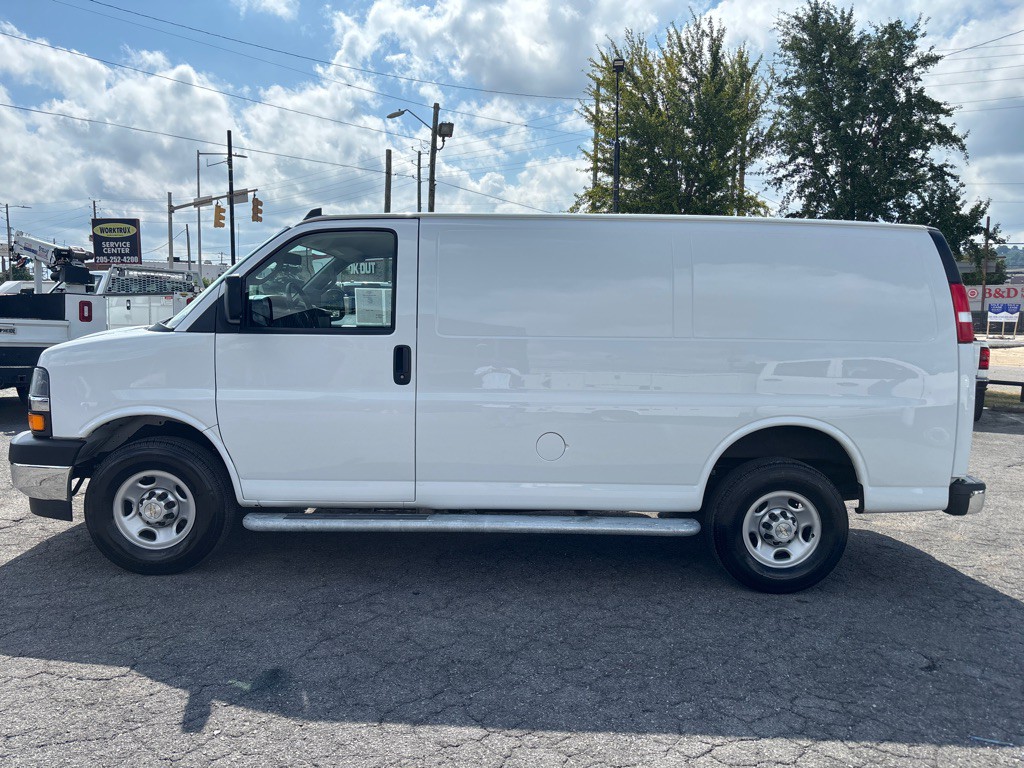 2023 Chevrolet Silverado 2500 Image 2