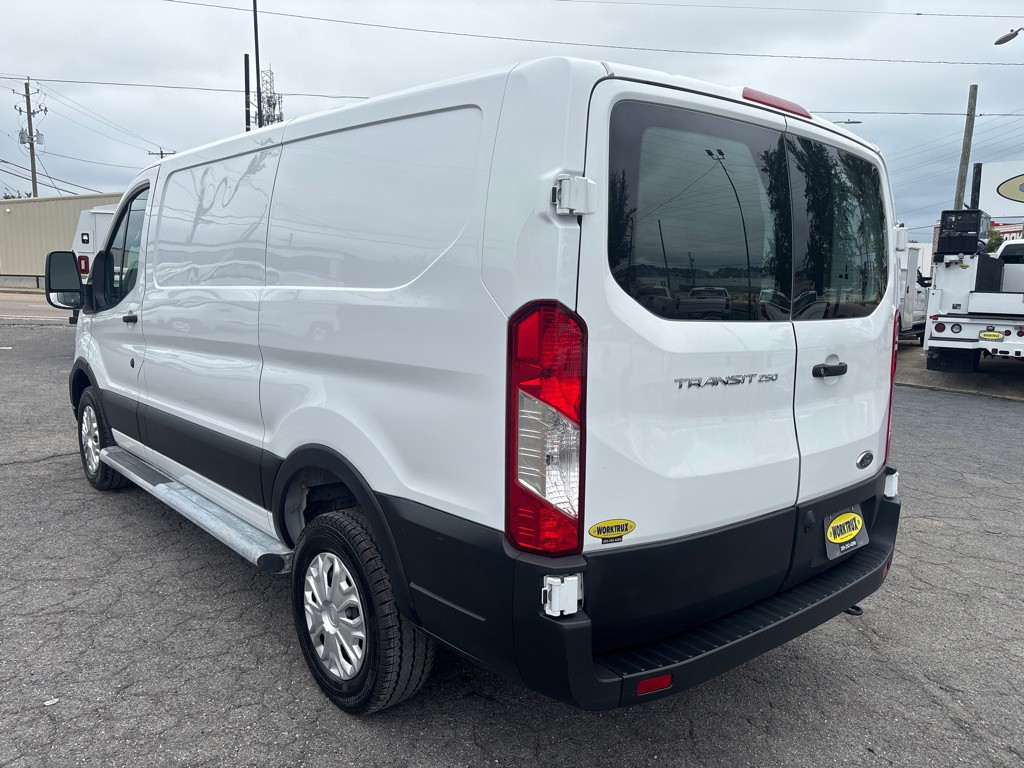 2023 Ford T250 Image 3