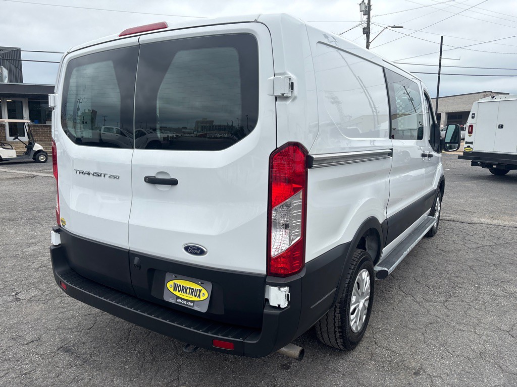 2023 Ford T250 Image 5