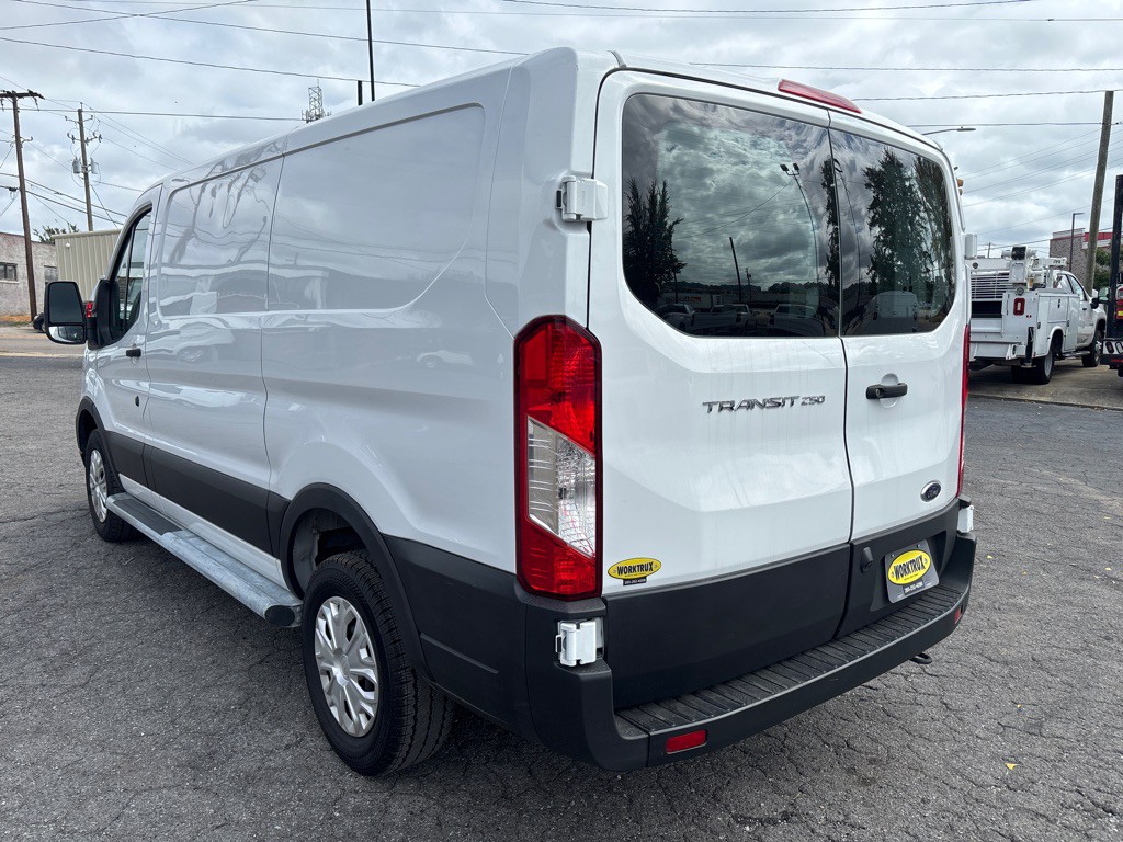 2023 Ford T250 Image 3