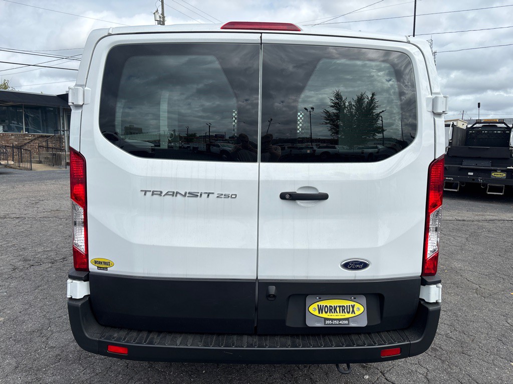 2023 Ford T250 Image 4