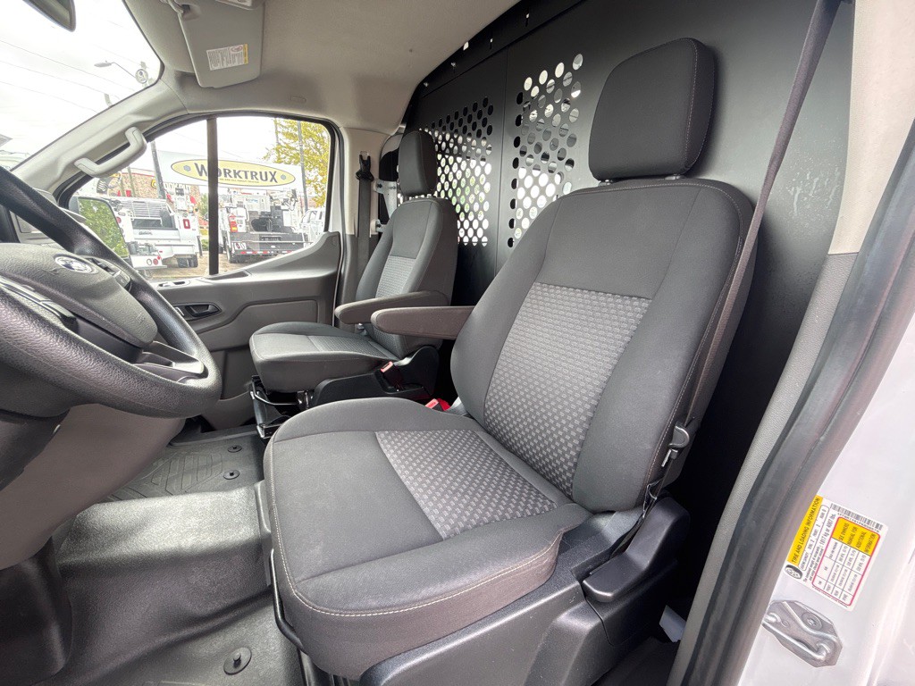 2023 Ford T250 Image 16