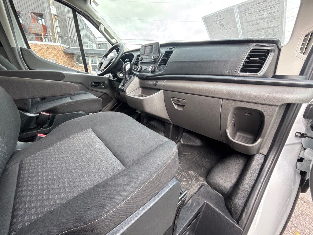 2023 Ford T250 Image 17