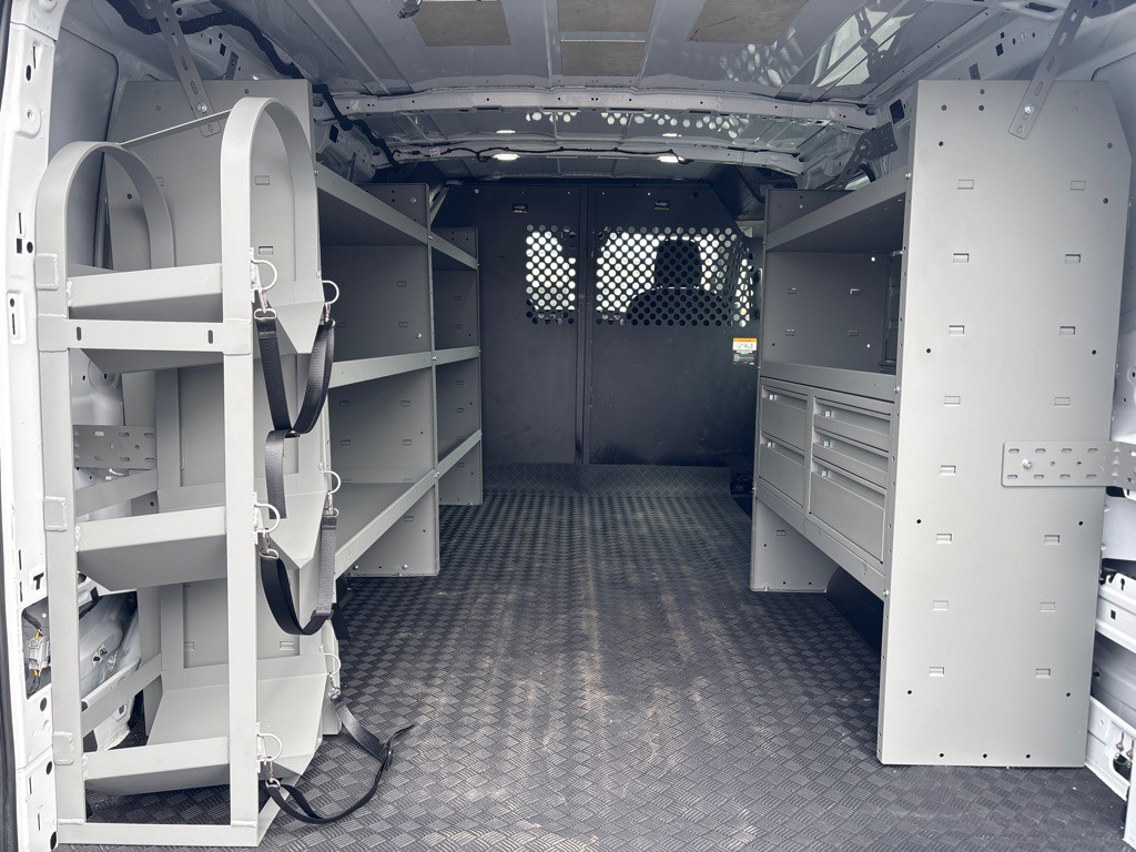 2023 Ford T250 Image 19