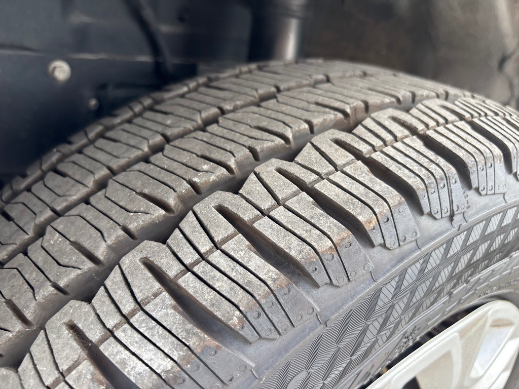 2023 Ford T250 Image 25