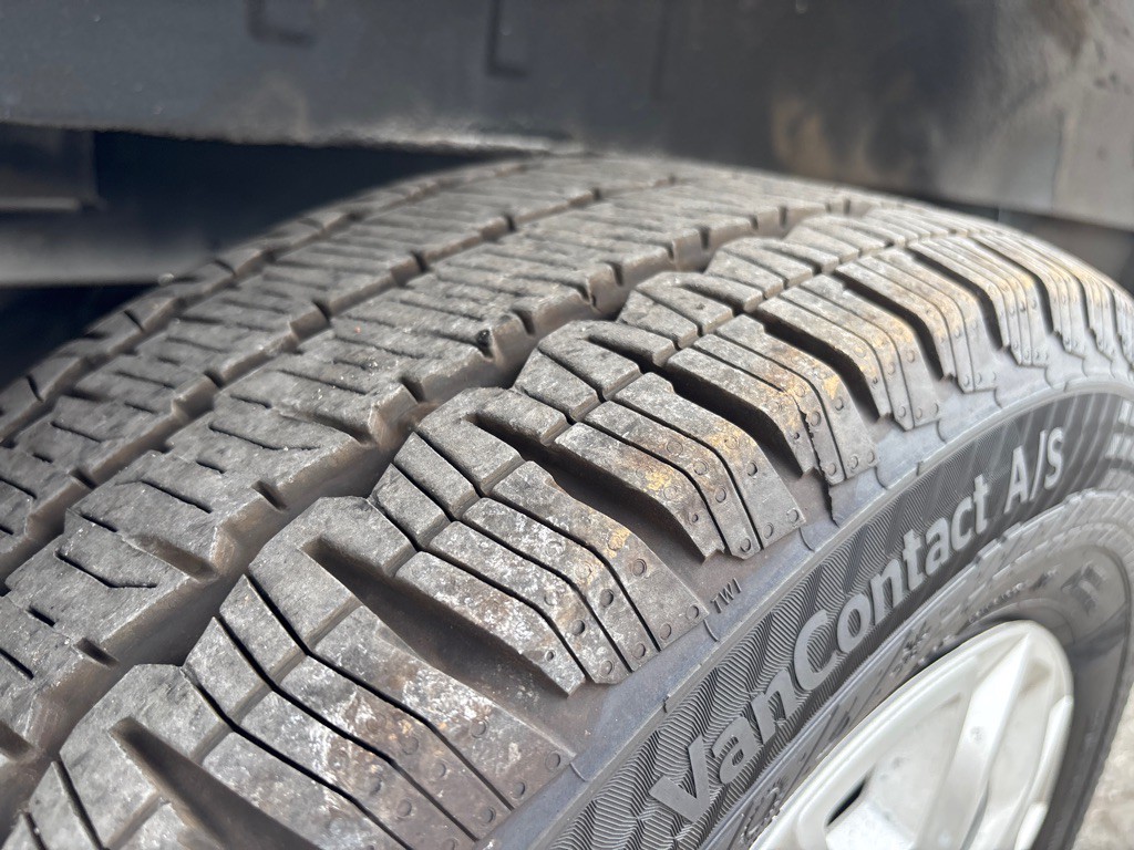 2023 Ford T250 Image 26