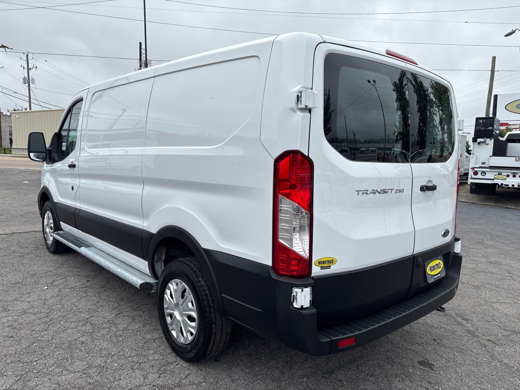 2023 Ford T250 Image 3