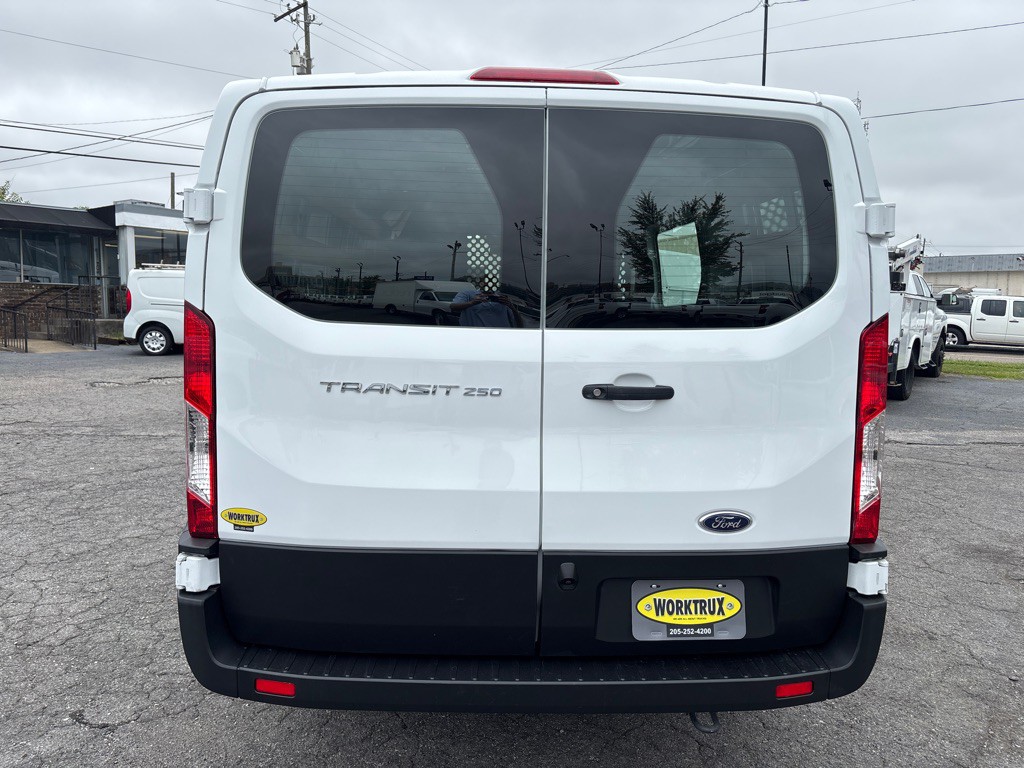 2023 Ford T250 Image 4