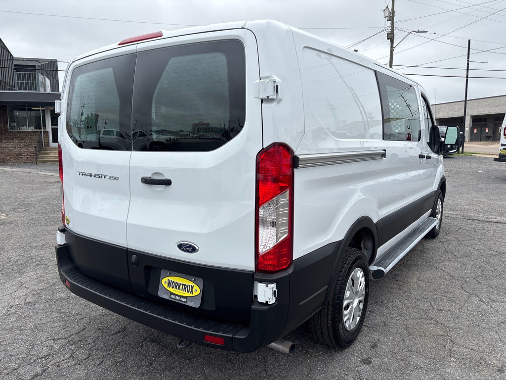 2023 Ford T250 Image 5