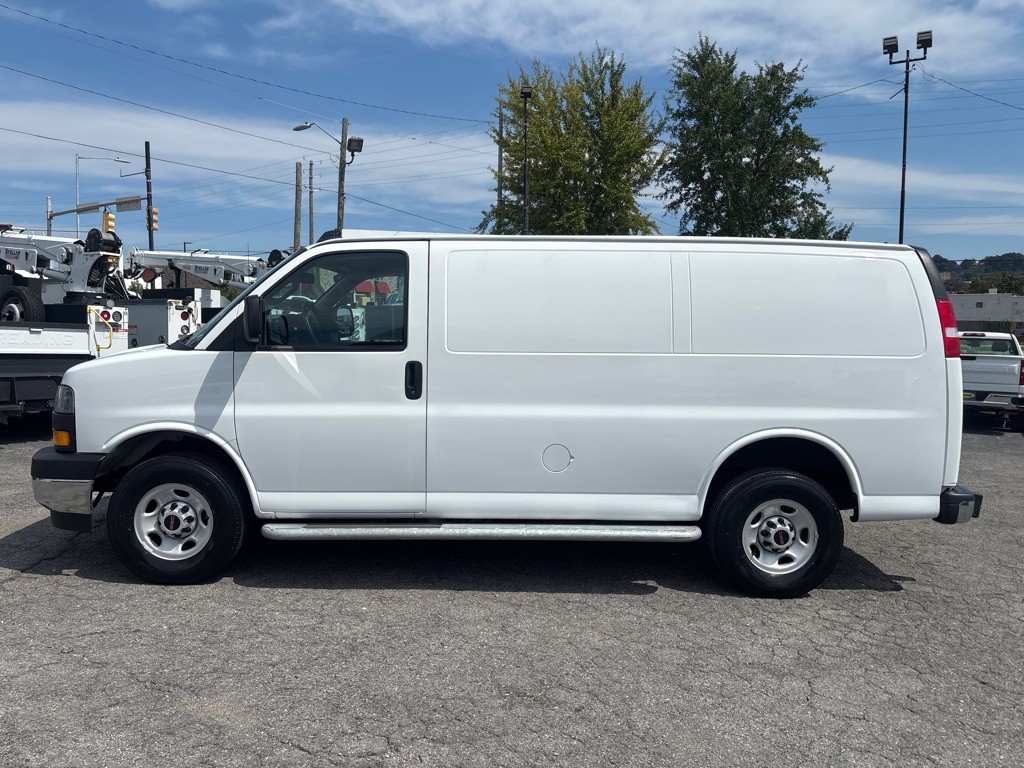 2023 GMC G2500 Image 2
