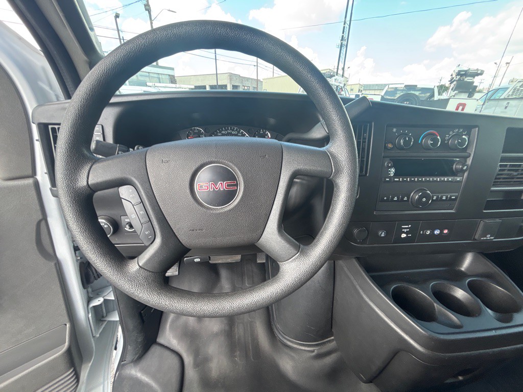 2023 GMC G2500 Image 11