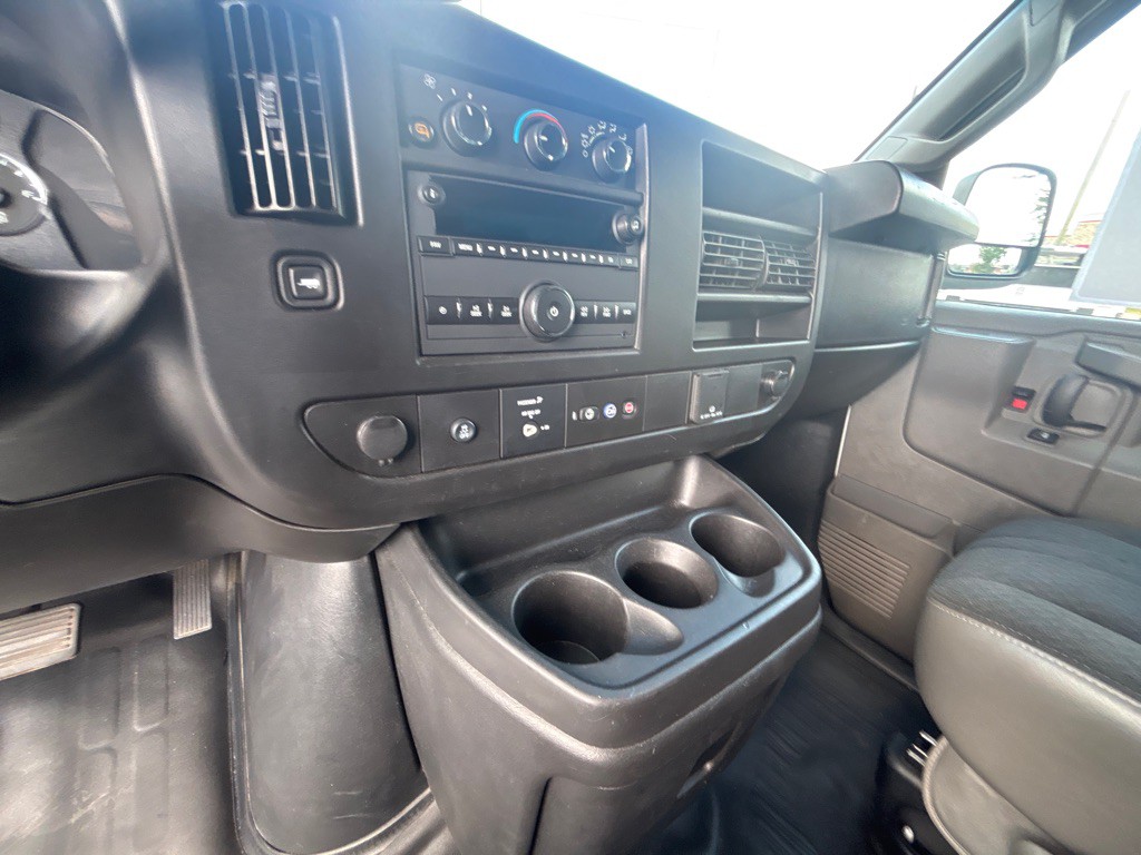 2023 GMC G2500 Image 13