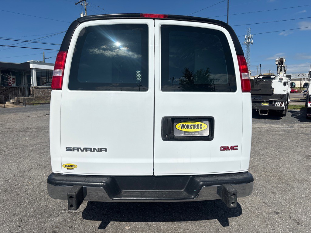 2023 GMC G2500 Image 4