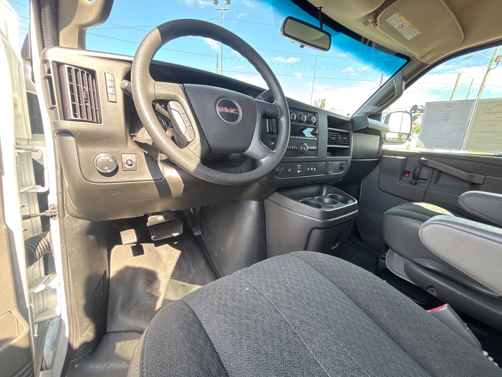 2023 GMC G2500 Image 9