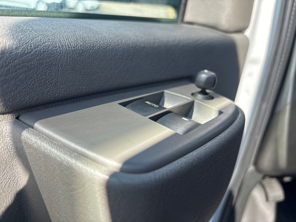 2023 GMC G2500 Image 10