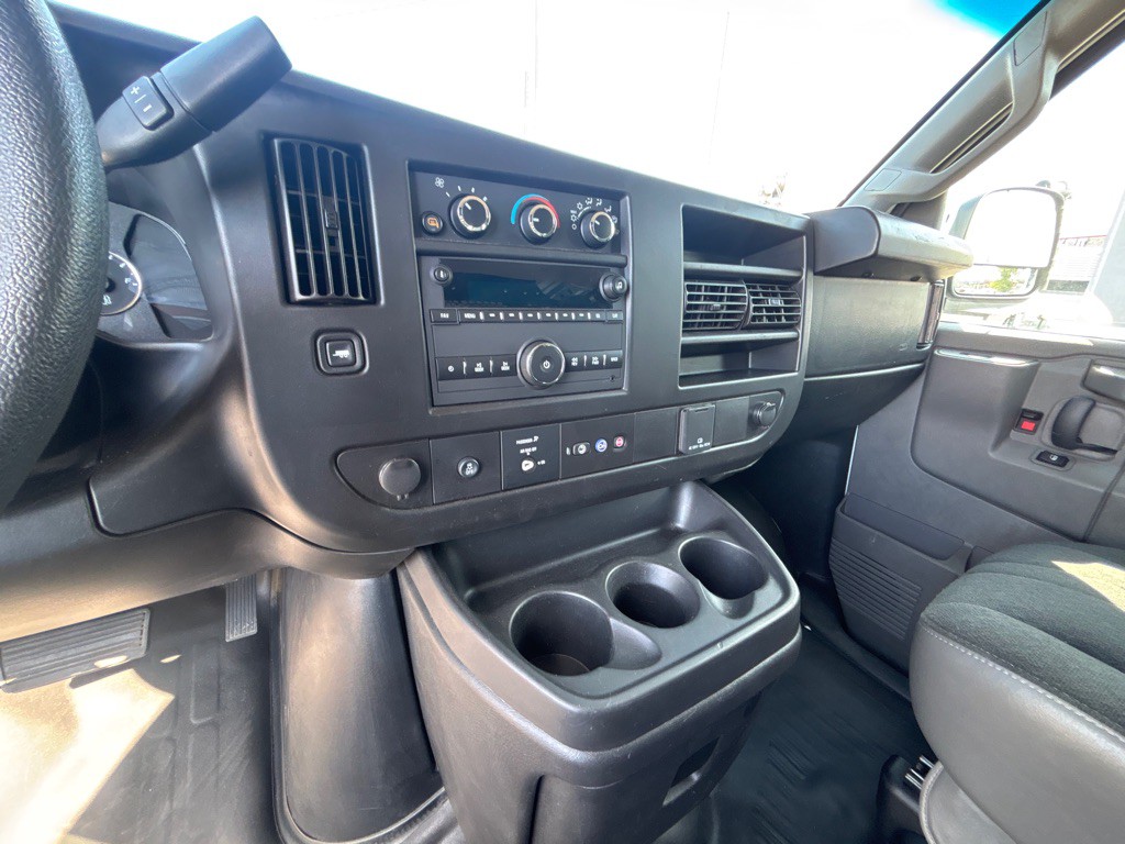 2023 GMC G2500 Image 13