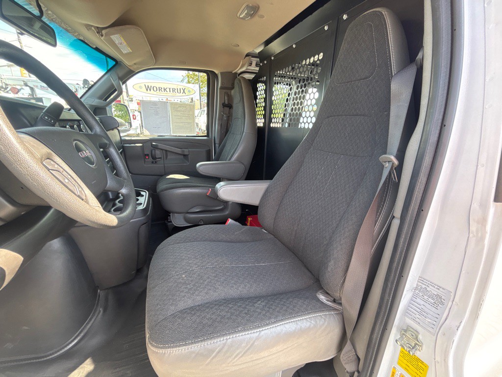 2023 GMC G2500 Image 15