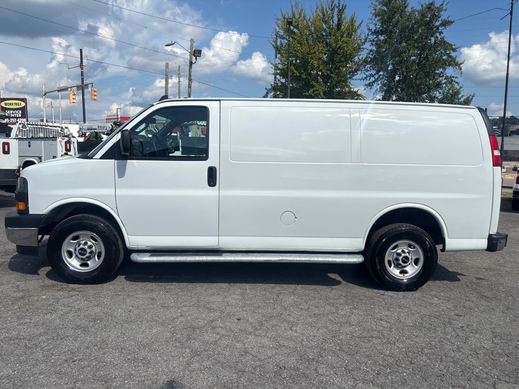 2023 GMC G2500 Image 2
