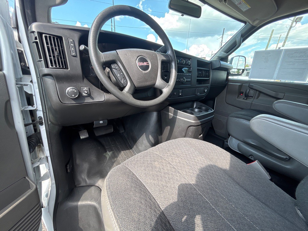 2023 GMC G2500 Image 9
