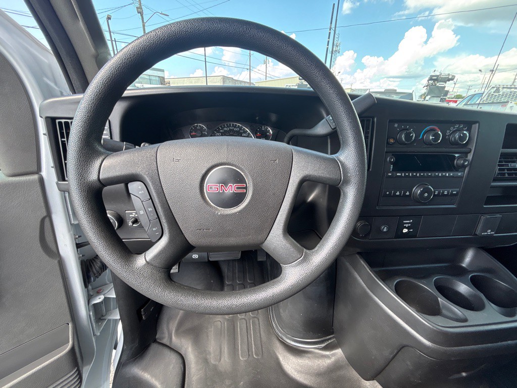 2023 GMC G2500 Image 11