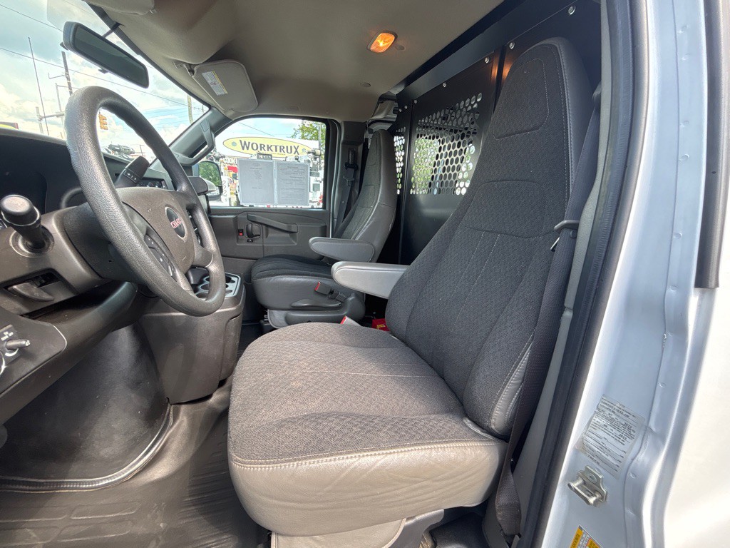 2023 GMC G2500 Image 15