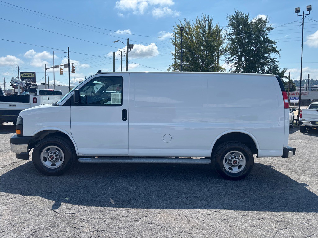 2023 GMC G2500 Image 2