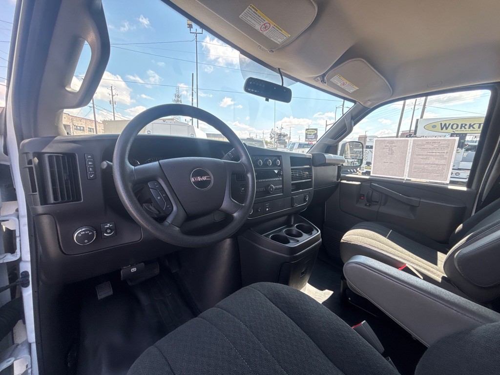 2023 GMC G2500 Image 9