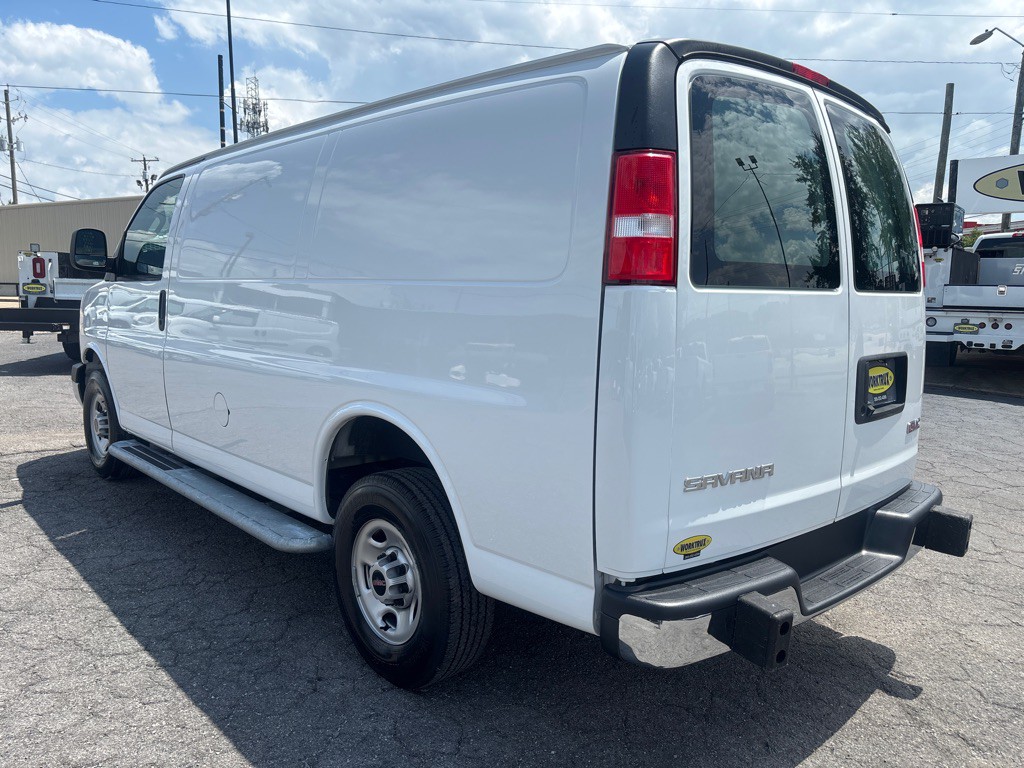 2023 GMC G2500 Image 3
