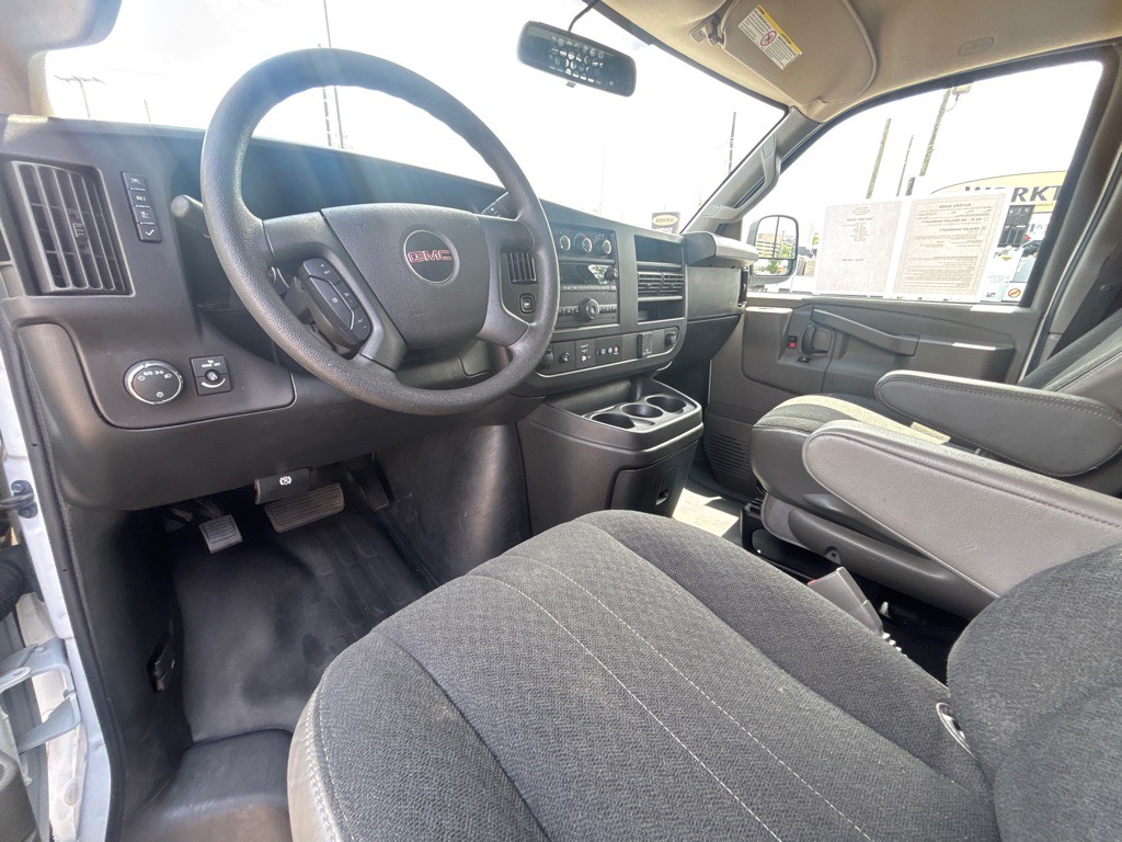 2023 GMC G2500 Image 9