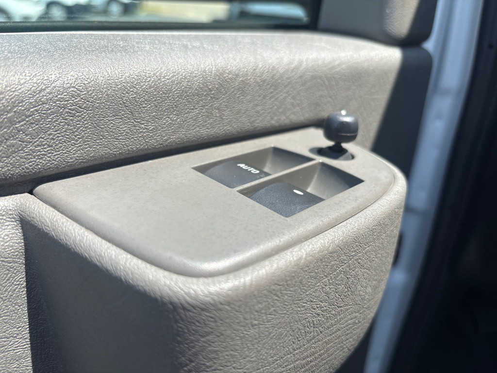 2023 GMC G2500 Image 10