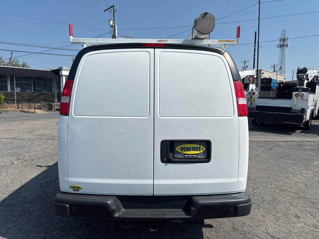 2021 Chevrolet Express Image 4