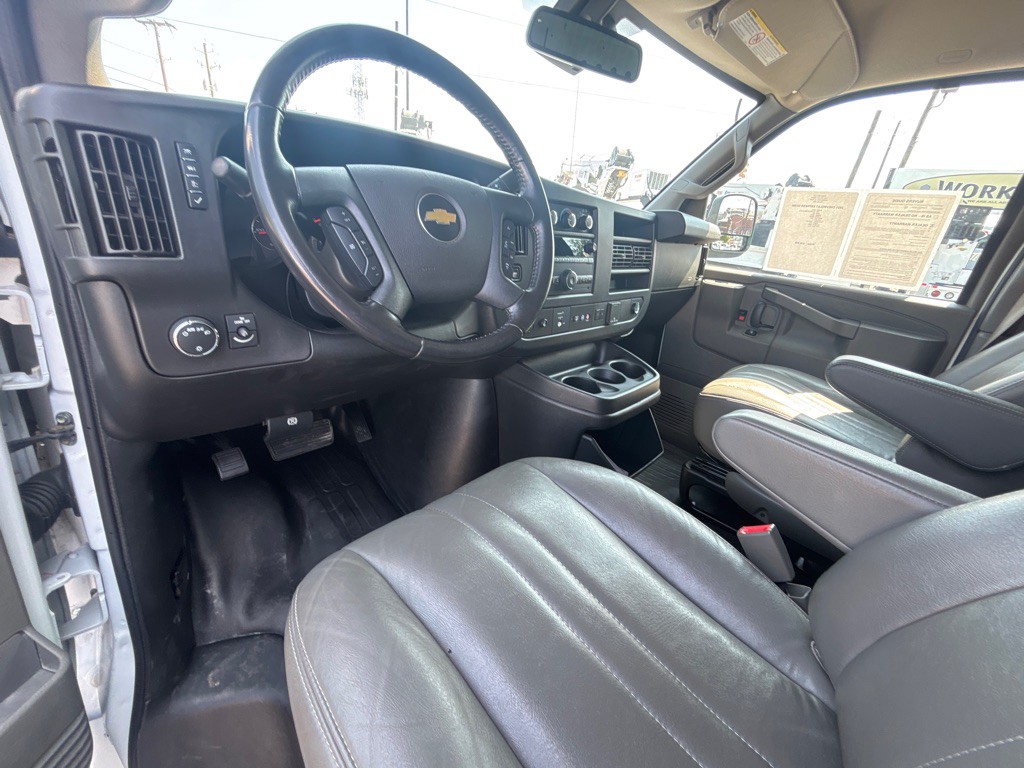 2021 Chevrolet Express Image 9