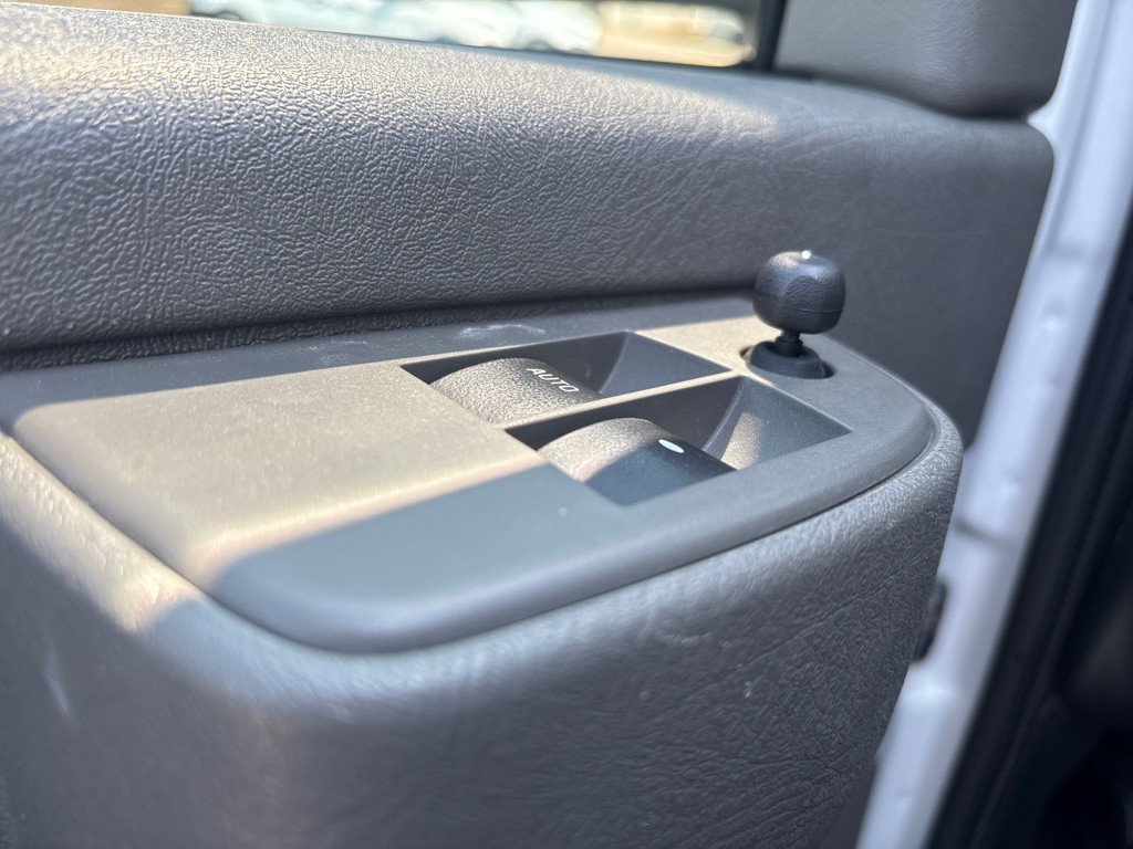 2021 Chevrolet Express Image 10