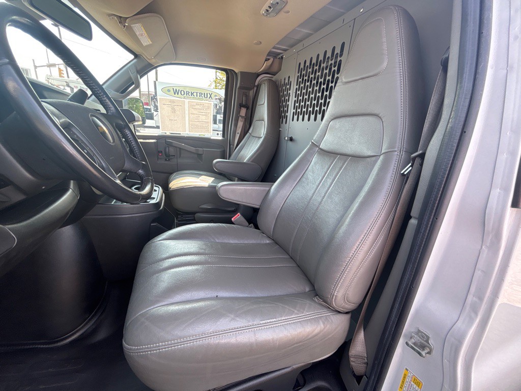 2021 Chevrolet Express Image 16
