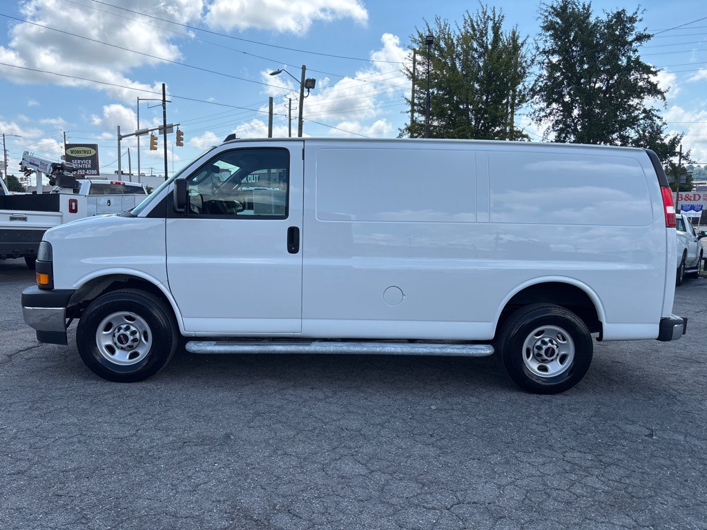 2023 GMC G2500 Image 2