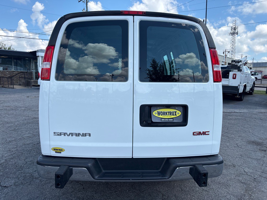 2023 GMC G2500 Image 4