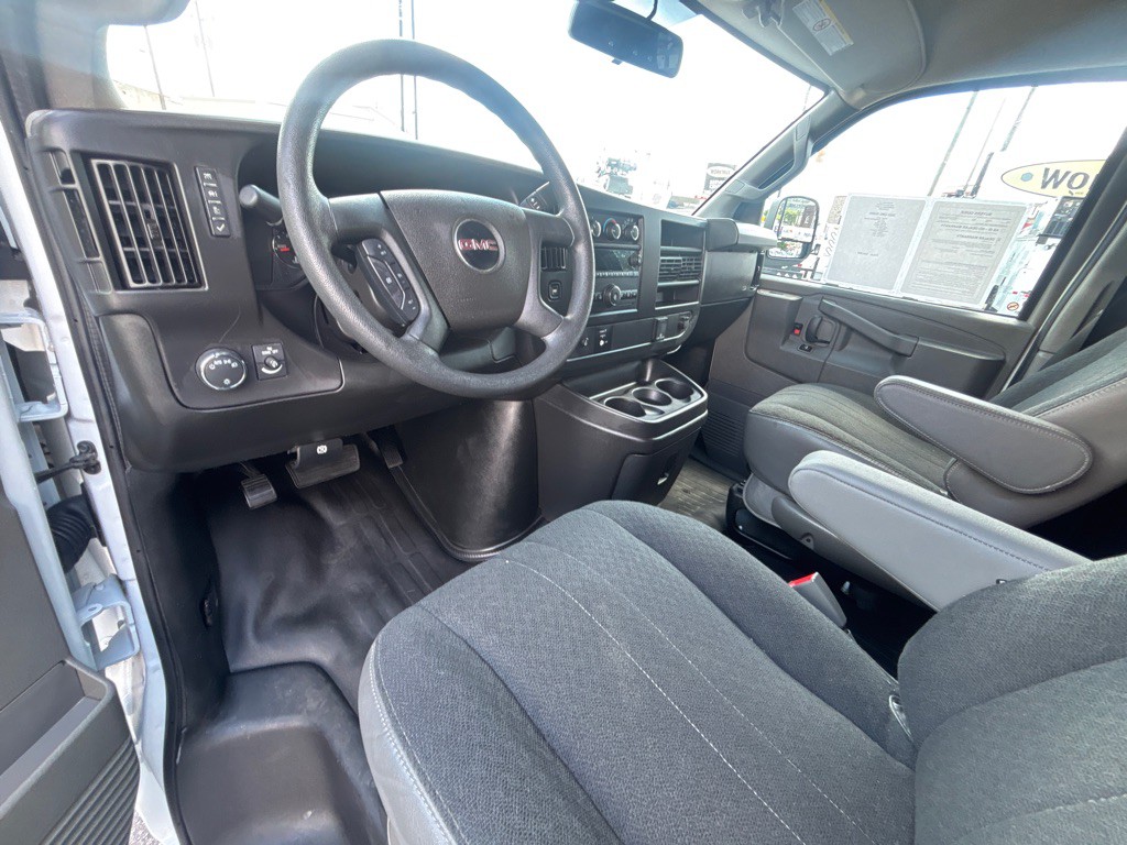 2023 GMC G2500 Image 9