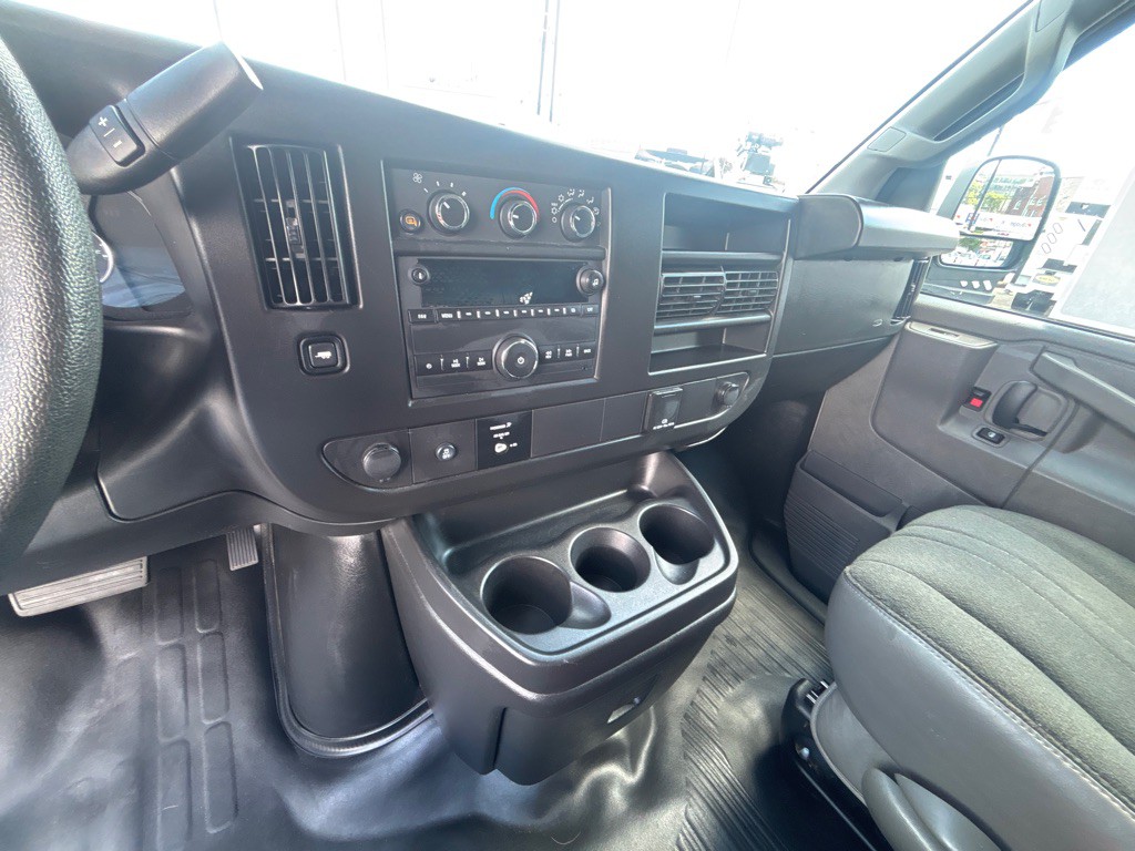 2023 GMC G2500 Image 13