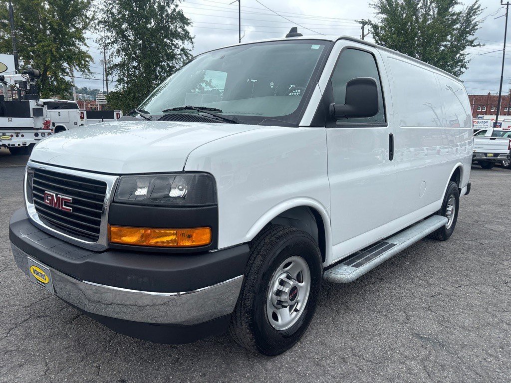 2023 GMC G2500 Image 1