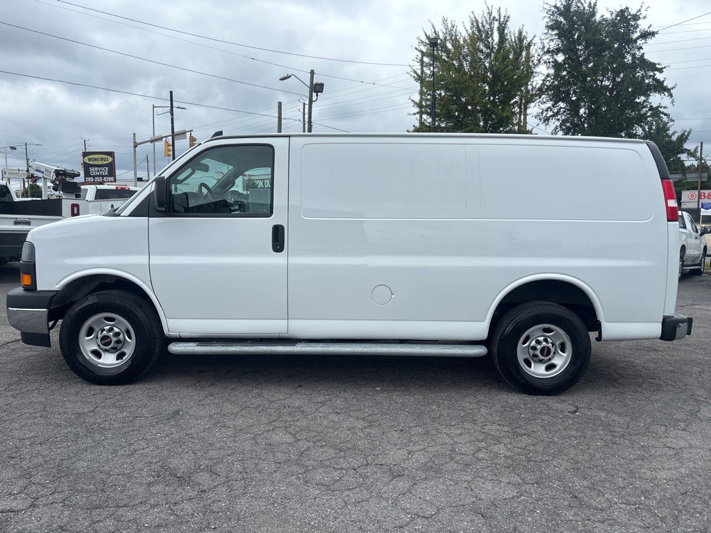 2023 GMC G2500 Image 2