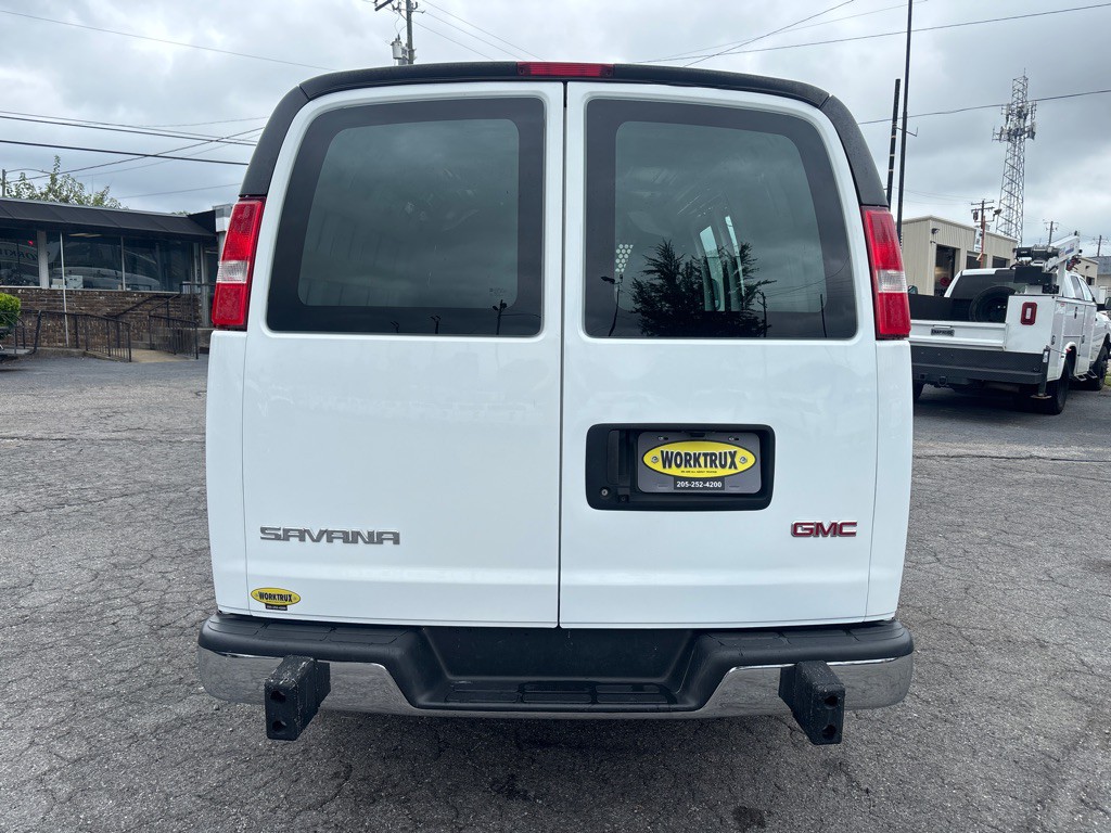 2023 GMC G2500 Image 4