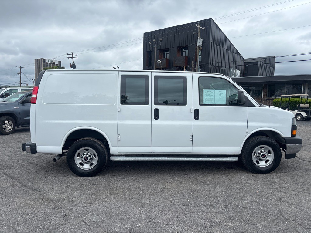 2023 GMC G2500 Image 6
