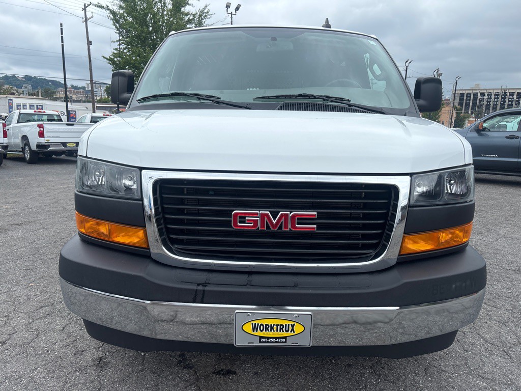 2023 GMC G2500 Image 8