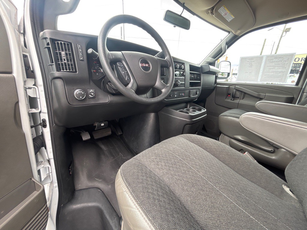 2023 GMC G2500 Image 9
