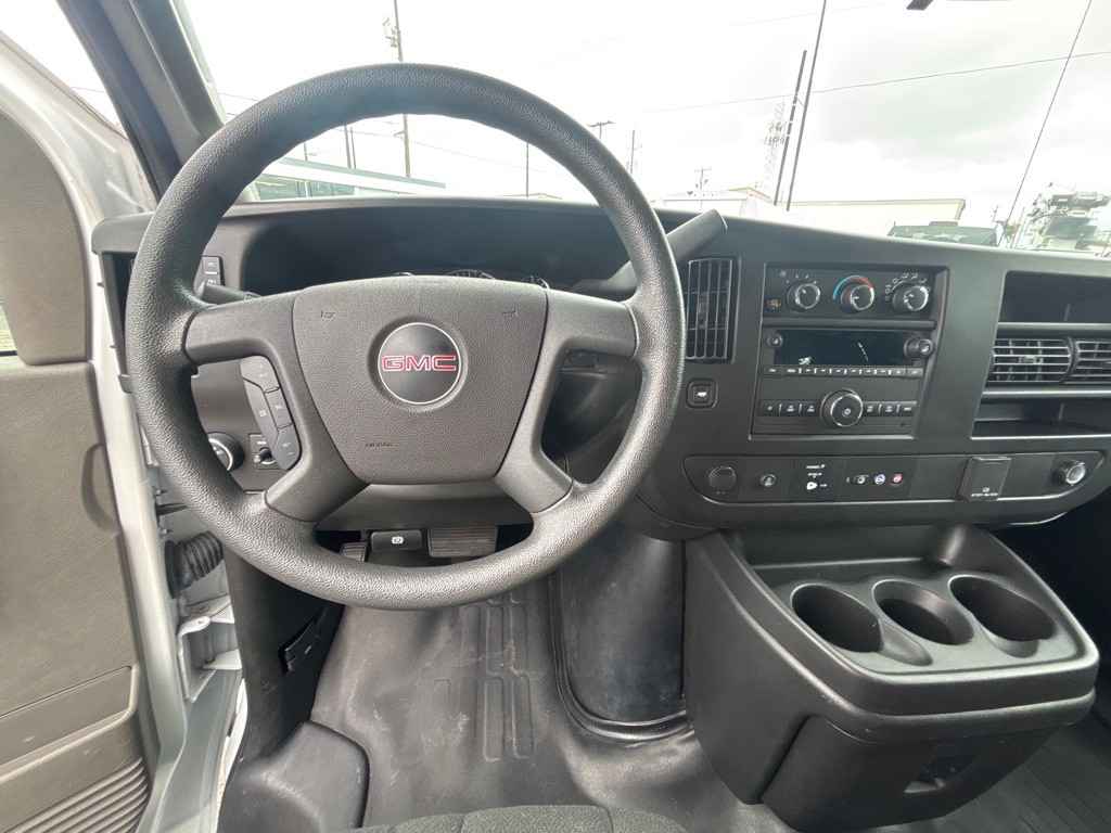 2023 GMC G2500 Image 11
