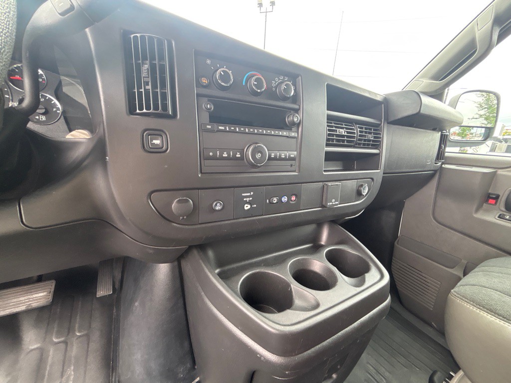 2023 GMC G2500 Image 13