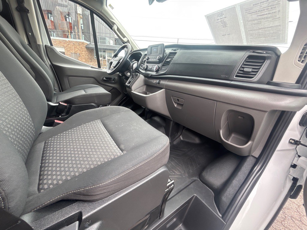 2023 Ford T250 Image 17