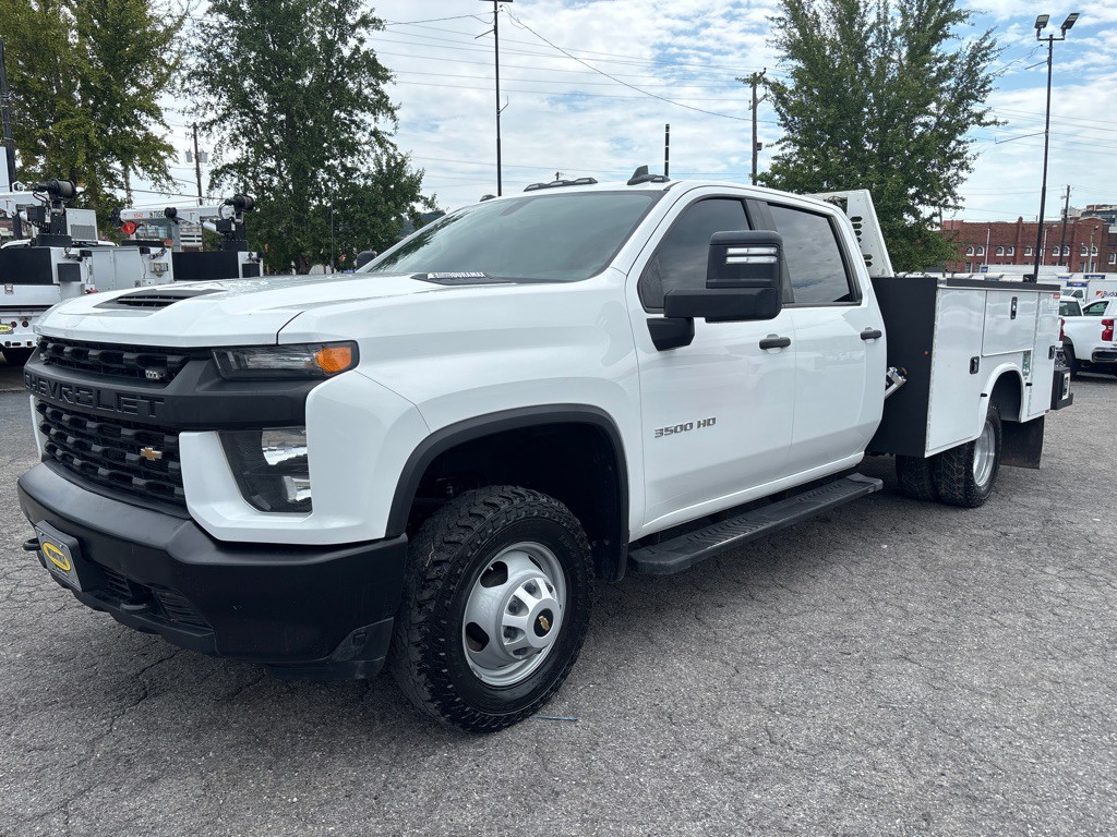2022 Chevrolet C/K 3500 Image 2