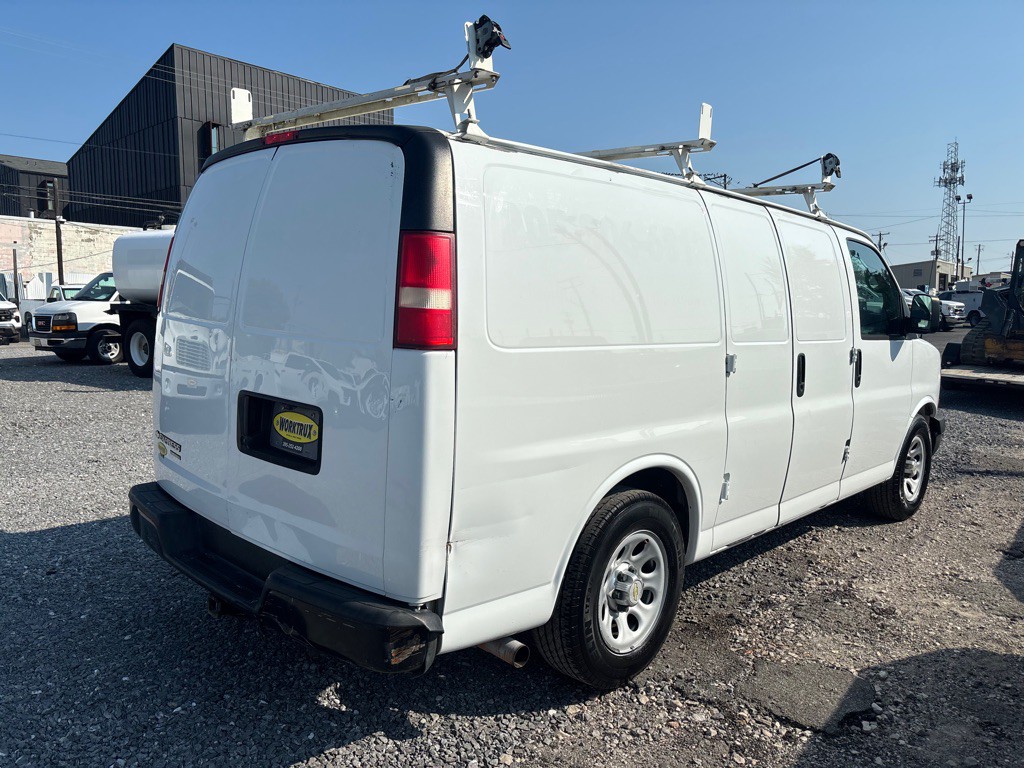 2014 Chevrolet Express Image 3