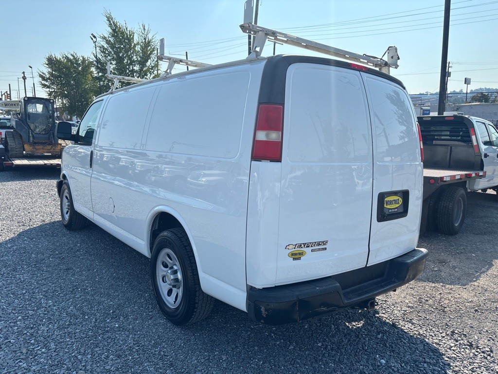 2014 Chevrolet Express Image 4